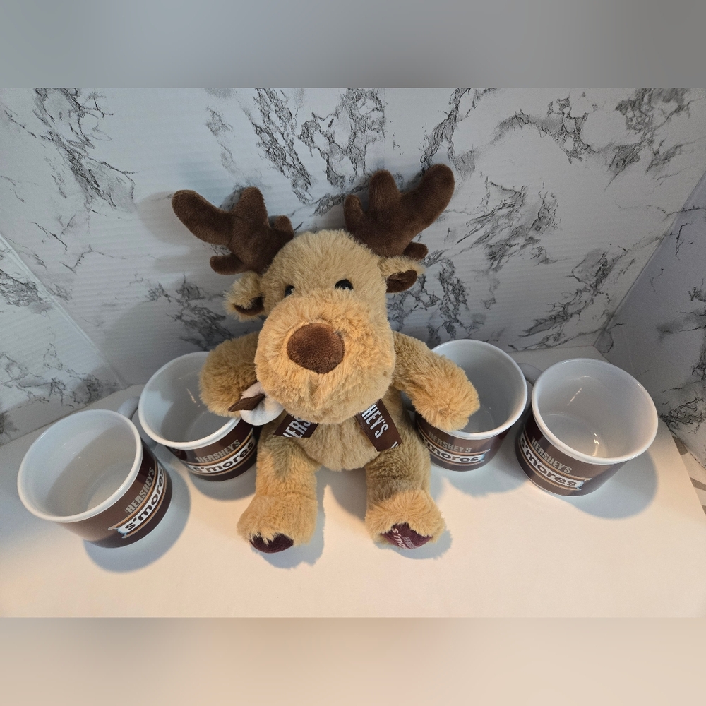 Hershey's Moose Plush with Mugs Set Of 4